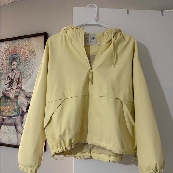 LCW Casual Women’s Lightweight Windbreaker Jacket -- Pastel Yellow - Picture 2 of 5